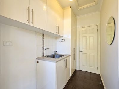 8 Paynes Road, Mount Waverley