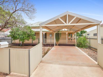 208 Piccadilly Street, Piccadilly