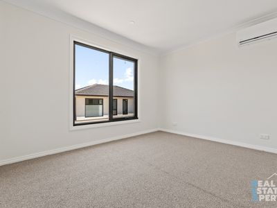 3 / 5 Sylvanwood Crescent, Narre Warren