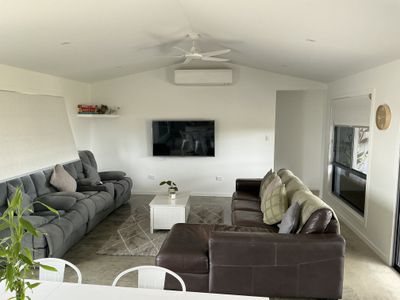 20B Parklands Dr, Branyan