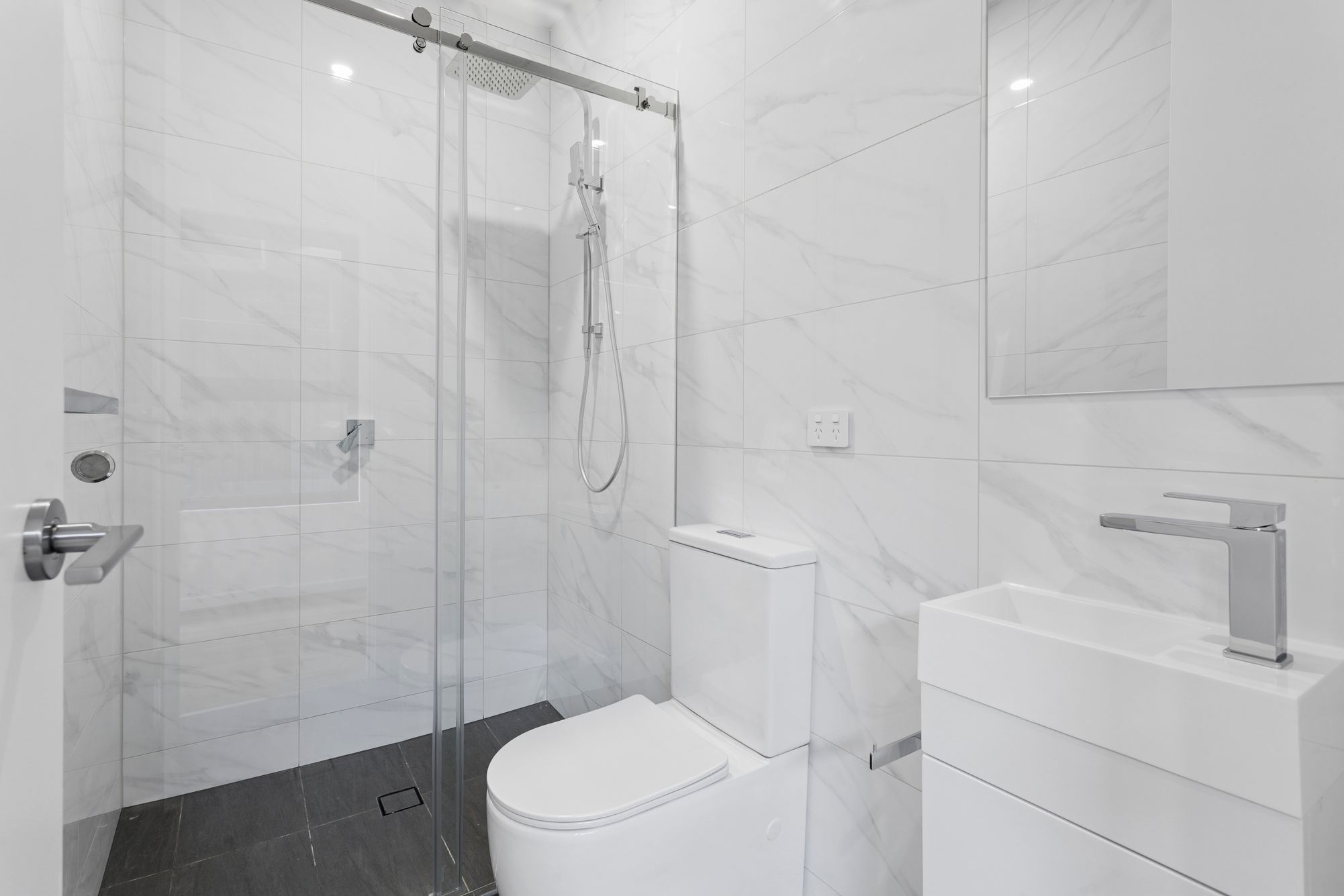 32B Avenue Road, Paradise