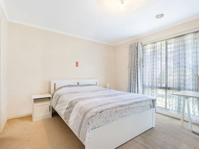 16 Burlington Chase, Hampton Park