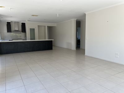 11 Grebe Court, Lara