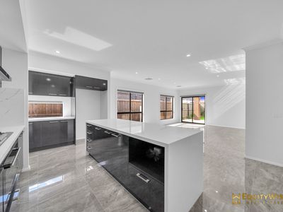 3 Akron Street, Manor Lakes