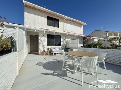 2 / 35B Halls Head Parade, Halls Head