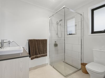 12 Axton Close, George Town