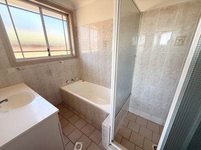 16A Woolgoolga Avenue, Hoxton Park