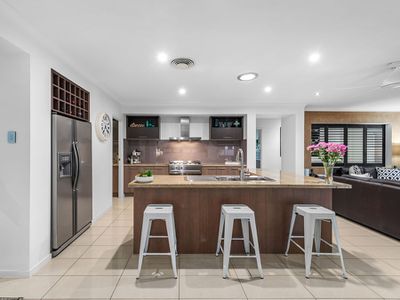 17 Senden Crescent, Manly West