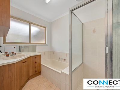 1 / 8 Hayes Road, Hampton Park