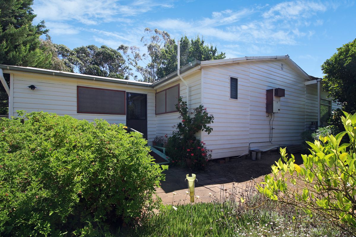 52 Sawyer Rd, Samaria