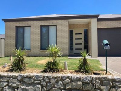 240 Casey Fields Boulevard, Cranbourne East
