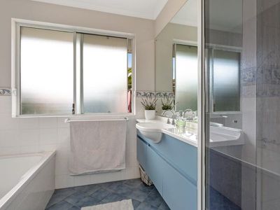 9 Sanctuary Close, Tea Gardens