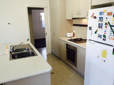 2 / 11A Moffatt Crescent, Hoppers Crossing