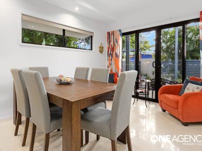 1 / 19 King Street, Urangan
