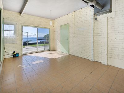 83 The Esplanade, Oak Flats