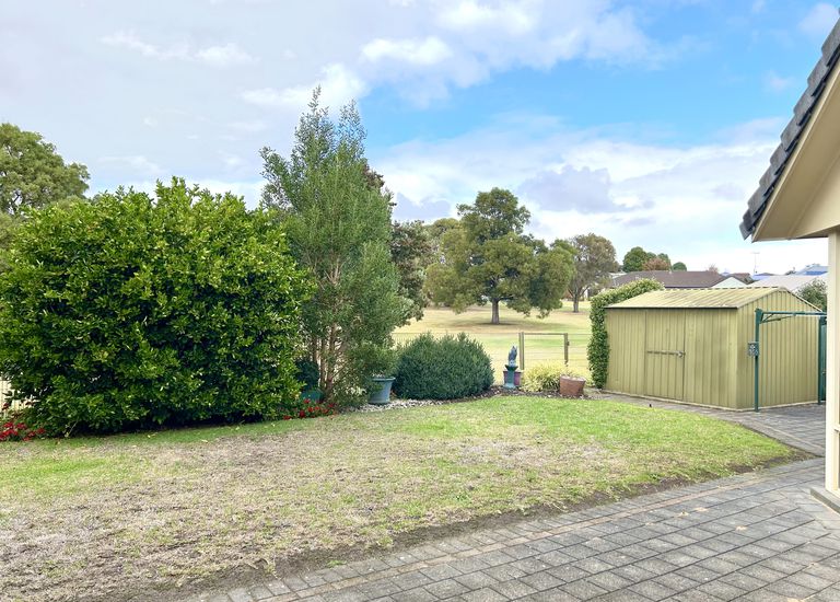 8 Greenway Place, Mount Gambier