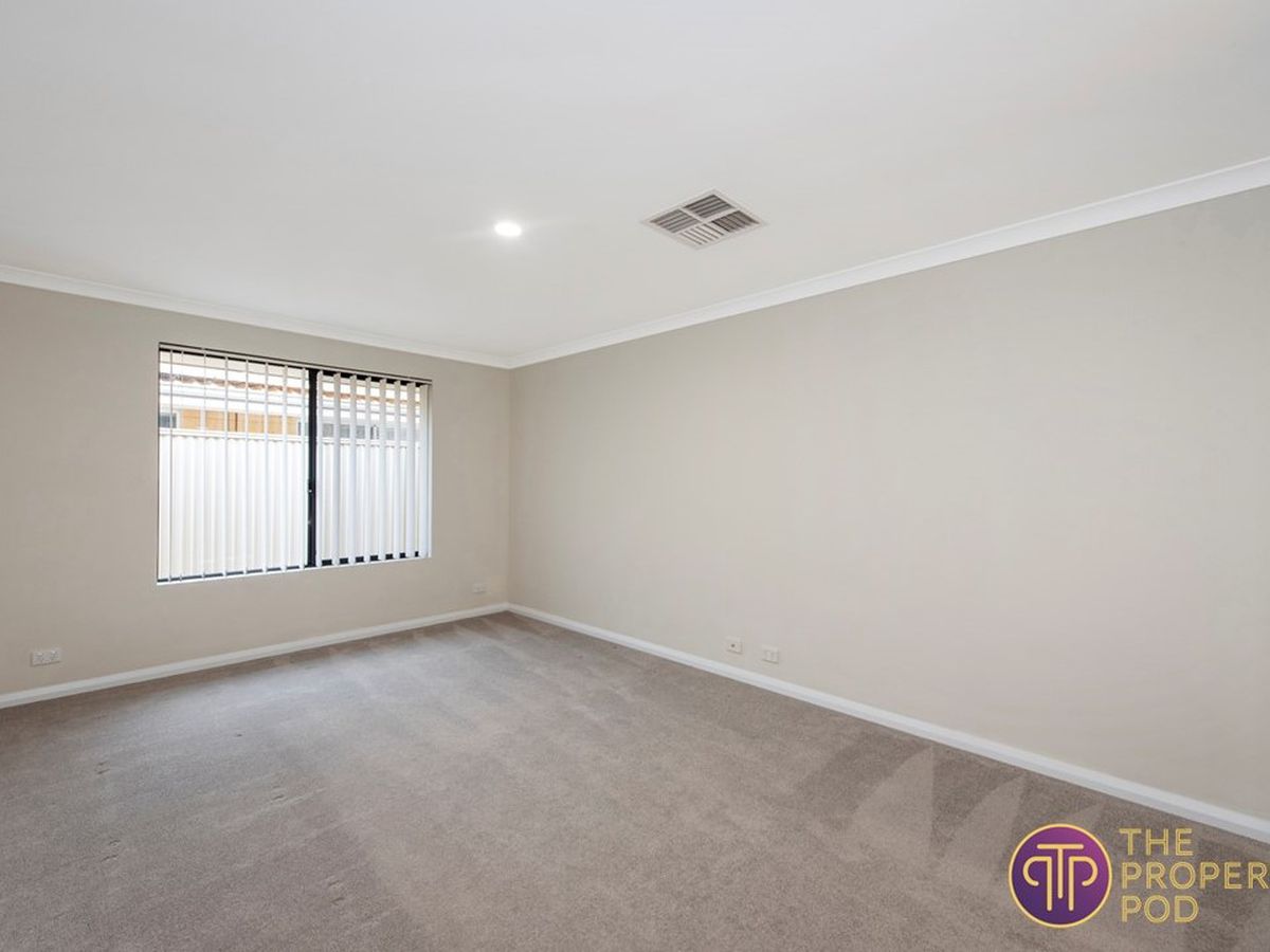 39 Sellafield Bend, Waikiki