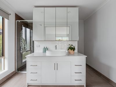 26 Riverbend Way, Sunshine North