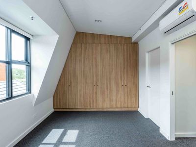 4 / 9 LORD STREET, Newtown
