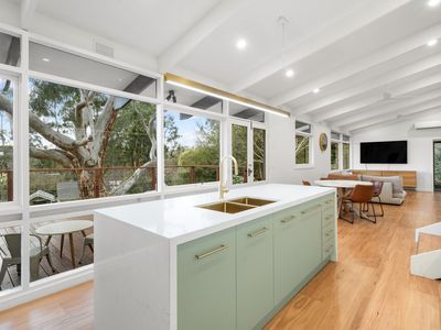 11 Protea Crescent, Crafers