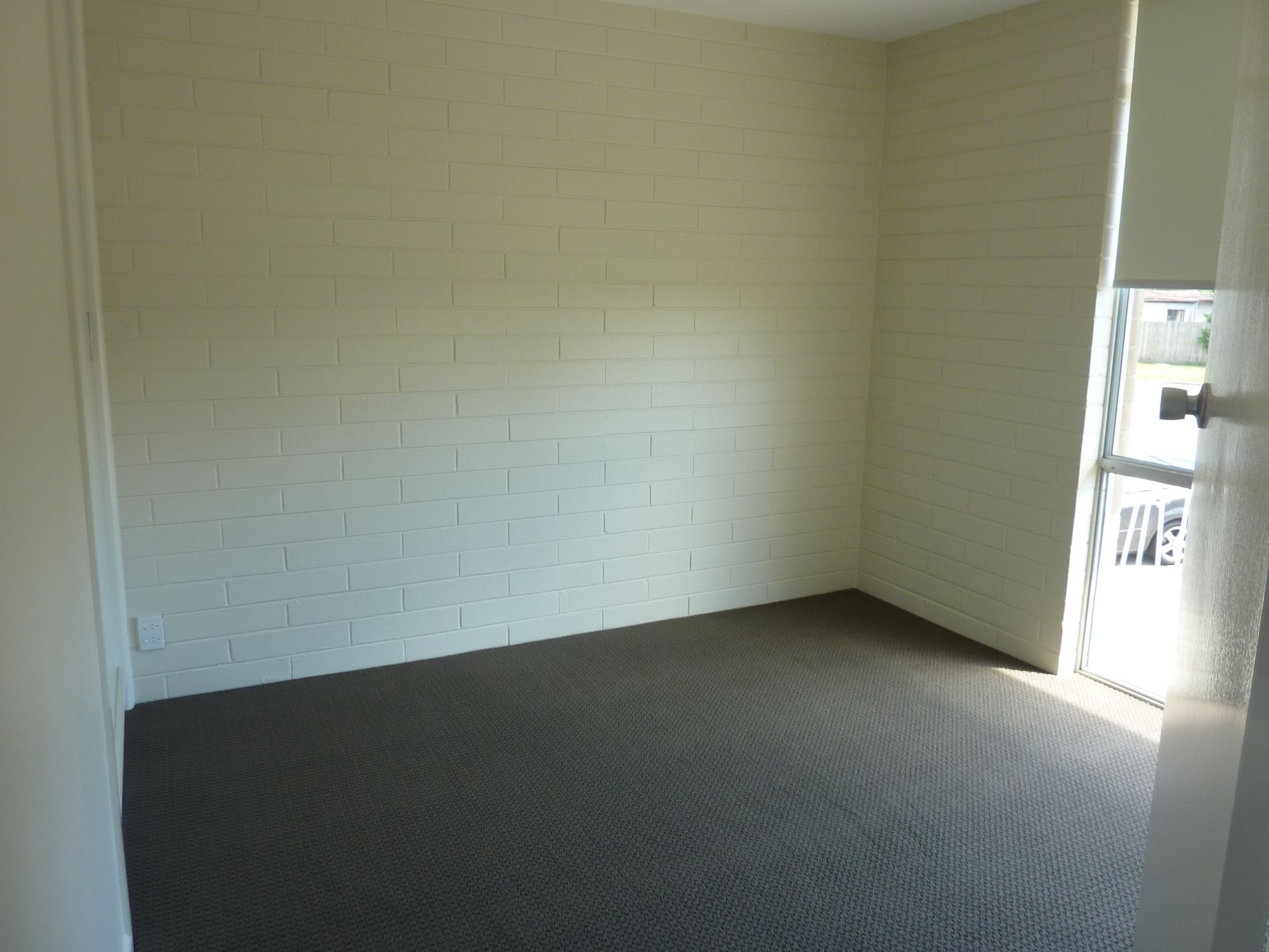 3 / 3 East Court, Newcomb