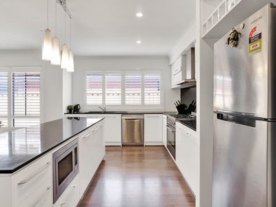 10 Allspice Street, Manor Lakes
