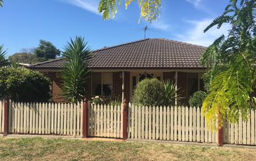 11 Magarra Crescent , Berwick