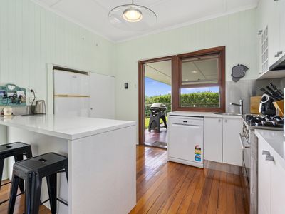 276 Pikes Road, Glass House Mountains
