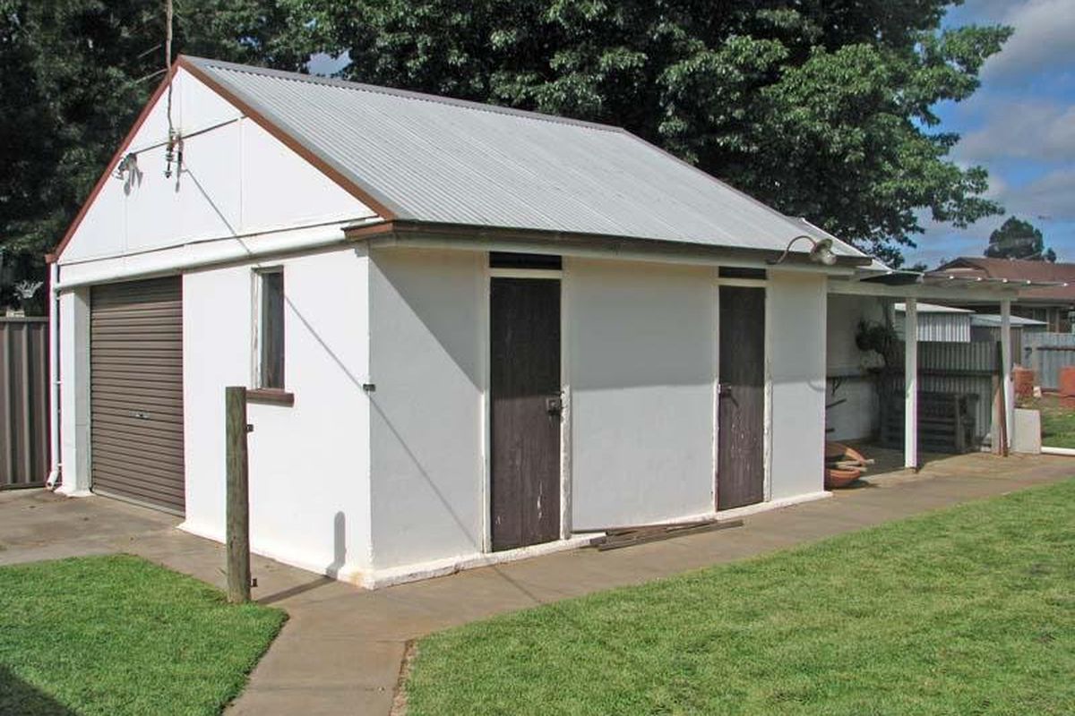 16 Saunders Street, Kyabram