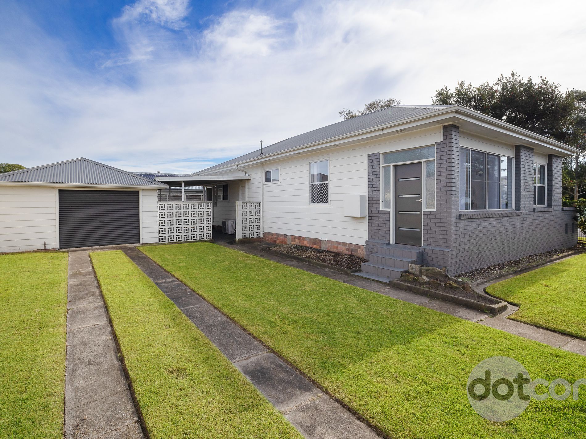 40 Appletree Road, Holmesville