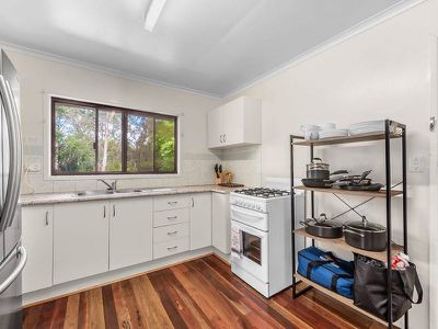 2/10 Roseglen Street, Greenslopes