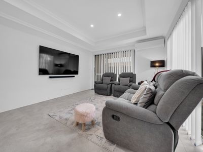 33A Stroughton Road, Westminster