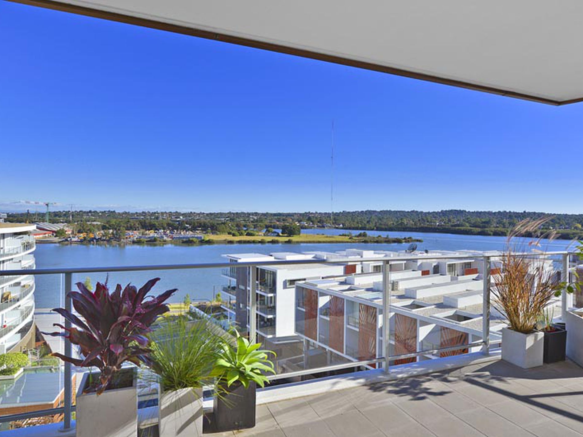 A603 / 40 Shoreline Drive, Rhodes