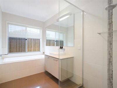 25 English Place, Rochedale