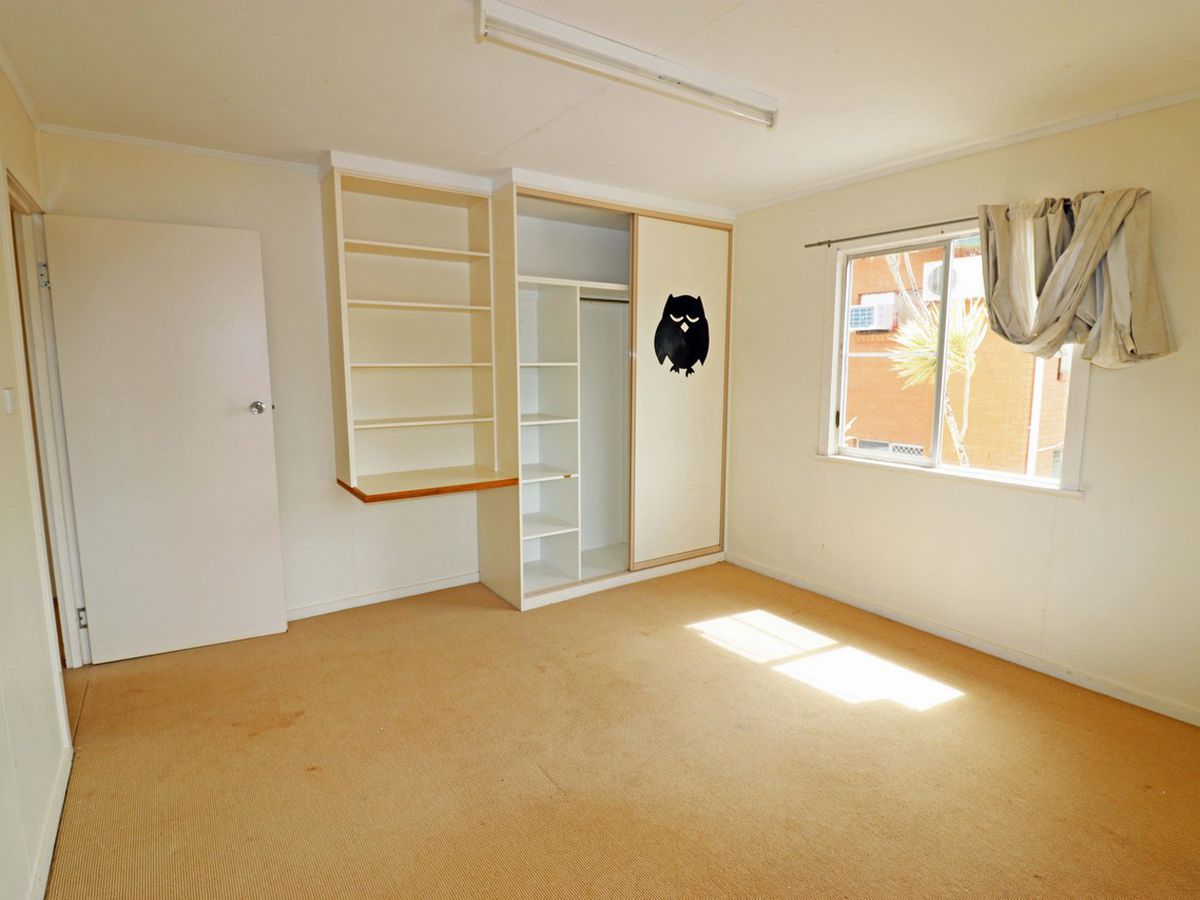 14 Azalea Street, Atherton