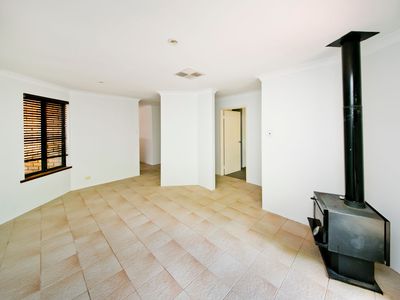 3/8 Colin Road, Scarborough
