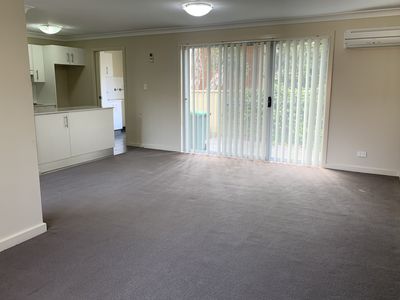 2 / 22 Peterborough Avenue, Lake Illawarra