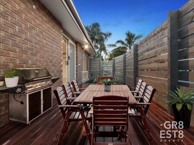 2 / 27 Amber Crescent, Narre Warren