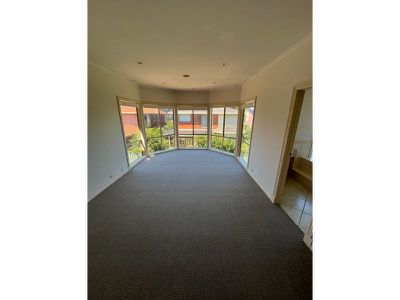 8 Plumpton Avenue, Oak Park