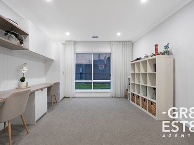 9 Memorial Drive, Narre Warren North