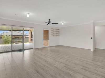 44 Firecrest Road, Manor Lakes