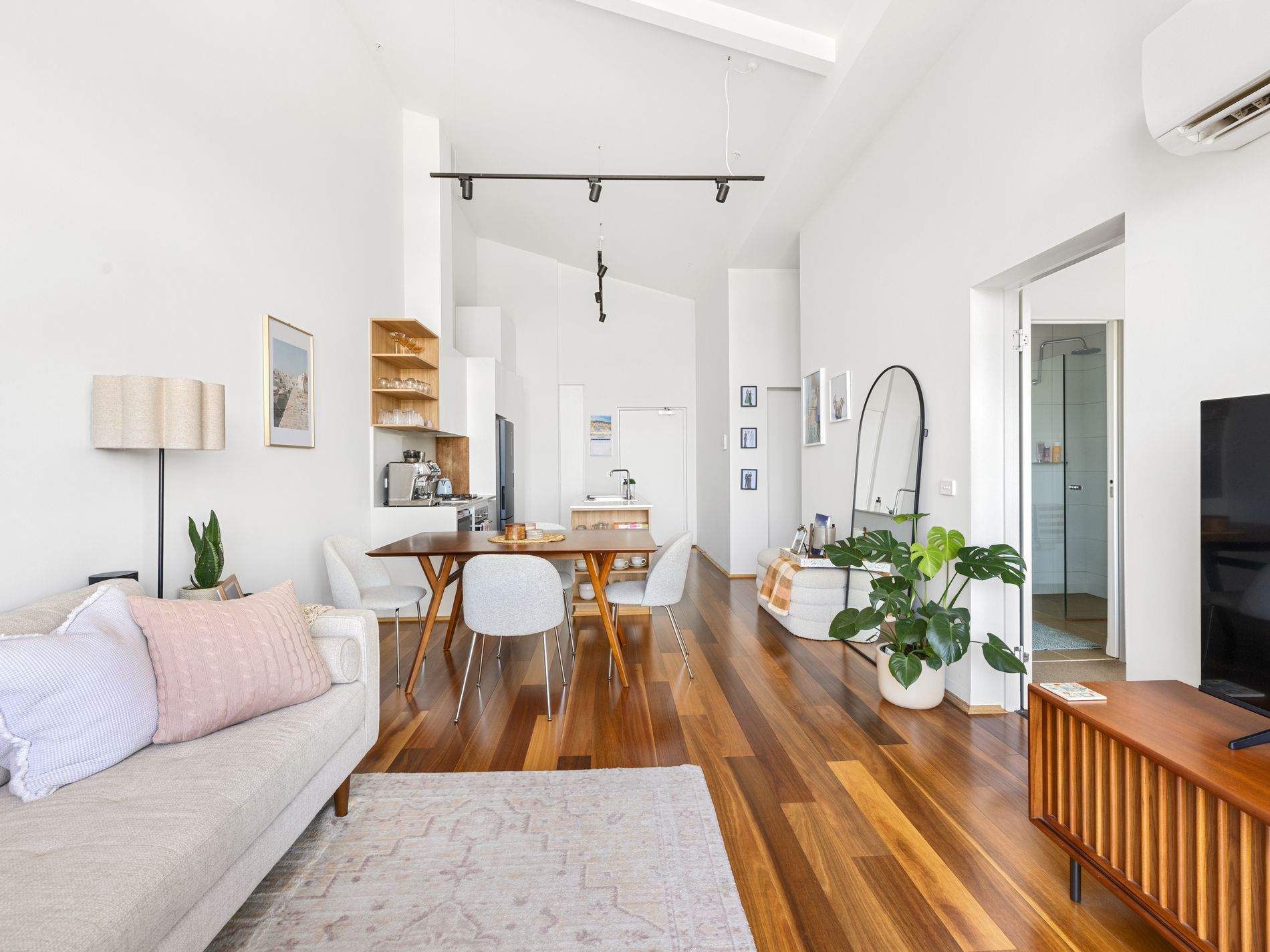 303 / 110 Roberts Street, West Footscray