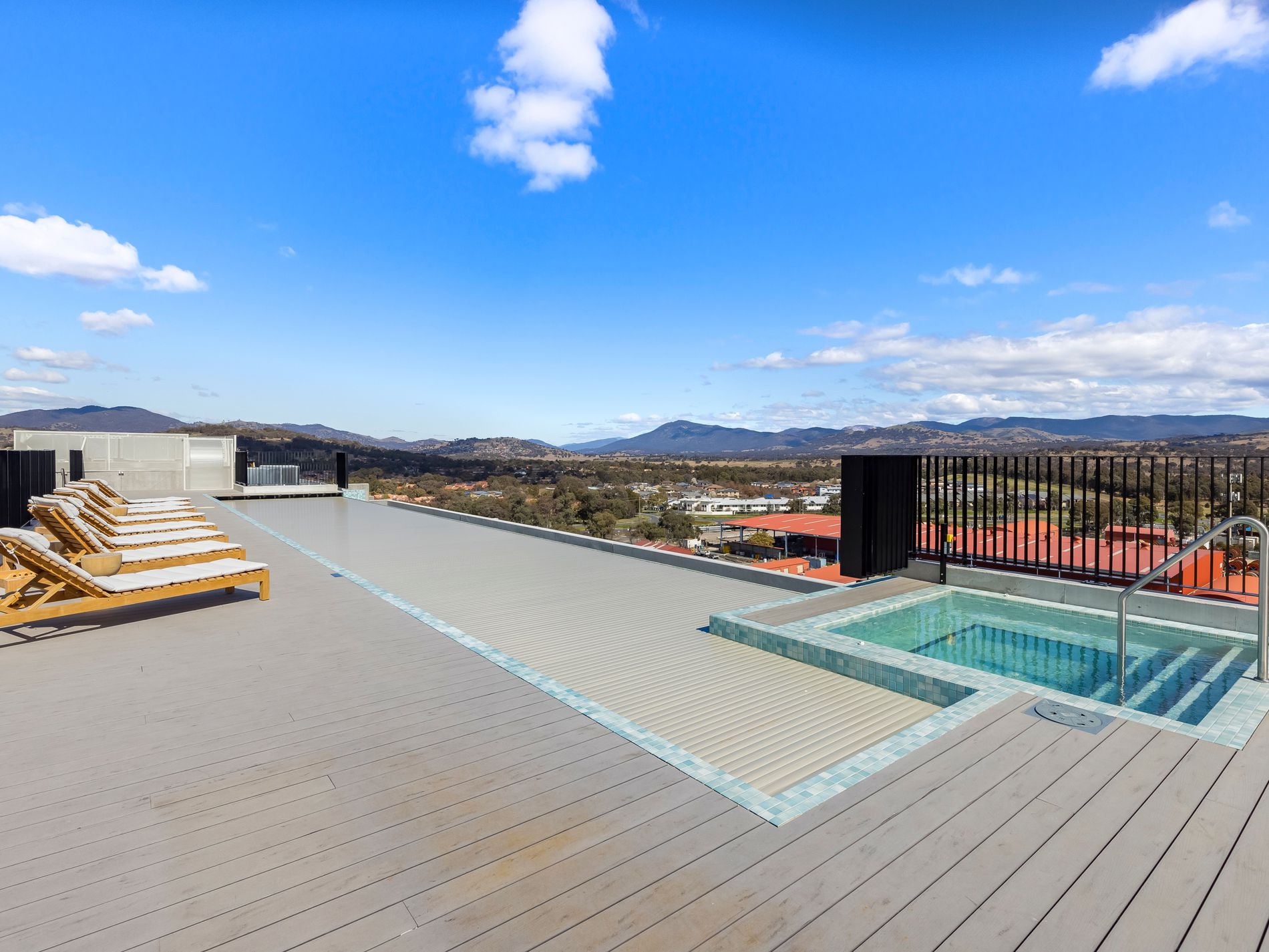 212 / 335 Anketell Street, Greenway