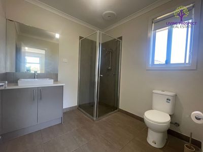 5 Treeve Parkway, Werribee