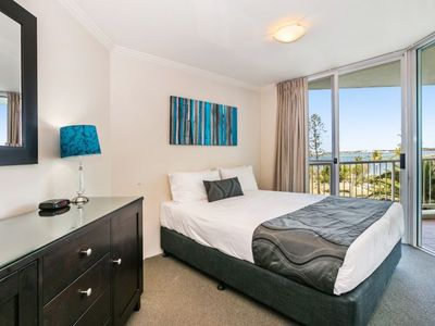 305 / 182 Marine Parade, Labrador