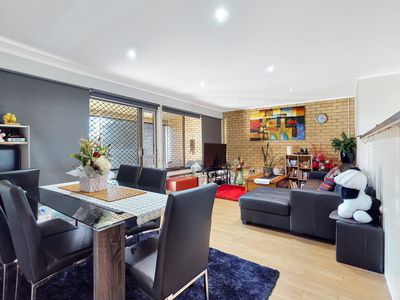 1 / 10 Sturt Circle, Dubbo