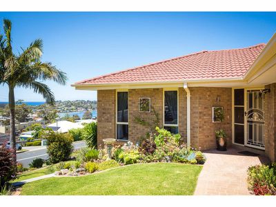 2 John Close, Merimbula