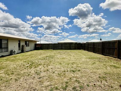 1 / 5 Corack Avenue, Cambooya