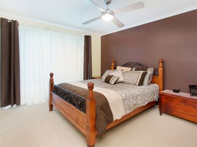 11 Throsby Avenue, Horsley