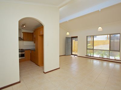 8/9-11 Hinderwell Street, Scarborough